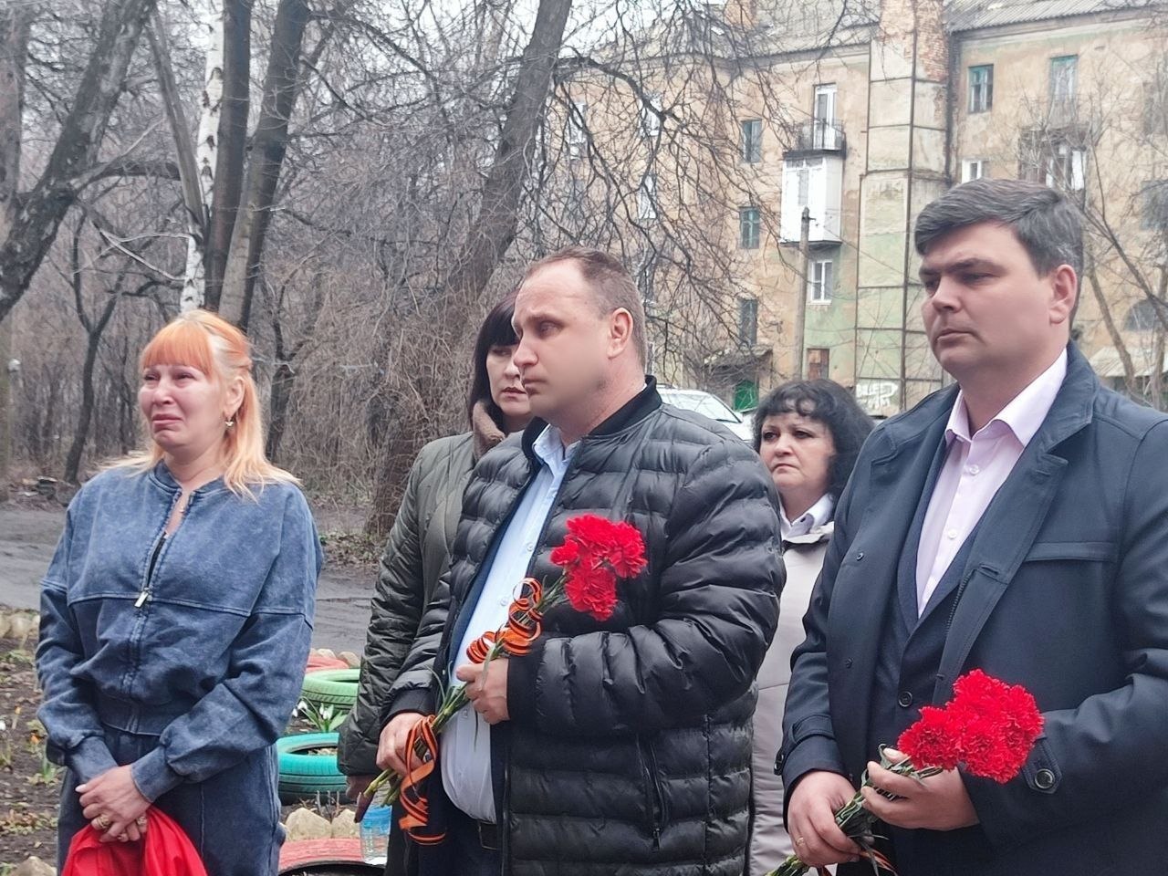 Сегодня, 27 марта, Секретарь Торезского местного отделения партии "Единая Россия", Глава муниципального образования городской округ Торез Артем Чесноков, Председатель Торезского городского совета Александр Казмерчук... Сегодня, 27 марта, Секретарь Торезского местного отделения партии "Единая Россия", Глава муниципального образования городской округ Торез Артем Чесноков, Председатель Торезского городского совета Александр Казмерчук...