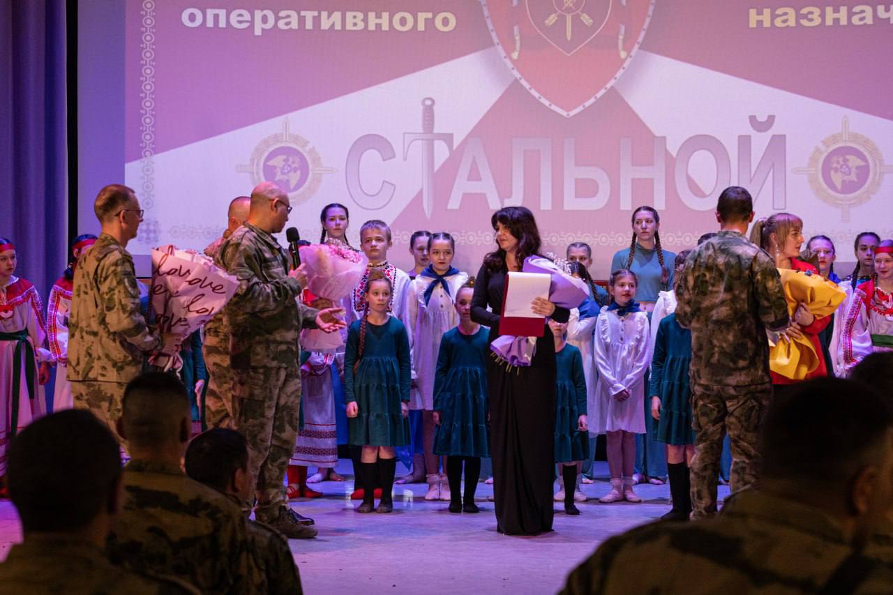 В МБУ «Клуб «Прогресс» г. о. Торез» прошло торжественное мероприятие «Доблесть и честь», посвящённое сразу двум важным датам: 10-летию Федеральной Службы Войск Национальной Гвардии Российской Федерации и 215-летию со дня... В МБУ «Клуб «Прогресс» г. о. Торез» прошло торжественное мероприятие «Доблесть и честь», посвящённое сразу двум важным датам: 10-летию Федеральной Службы Войск Национальной Гвардии Российской Федерации и 215-летию со дня...