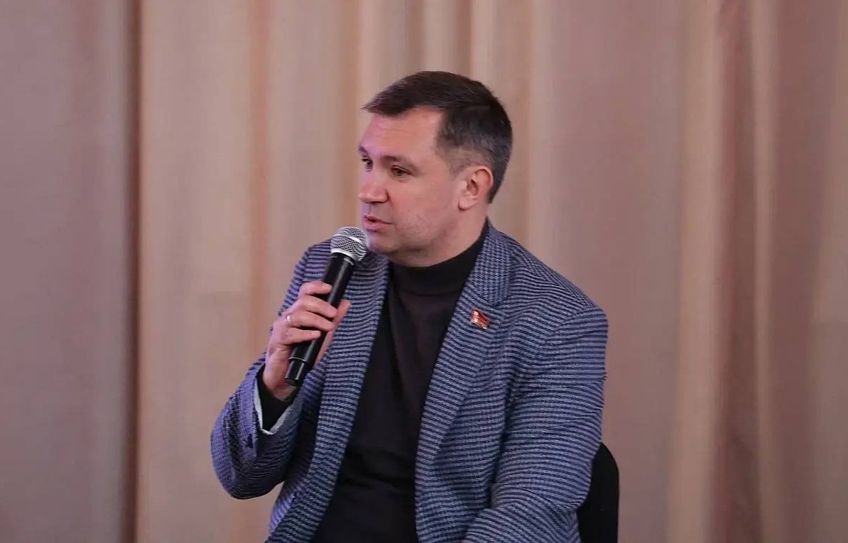 Заместитель Председателя Народного Совета Николай Сытов провел встречу с молодежью Пролетарского района Донецка