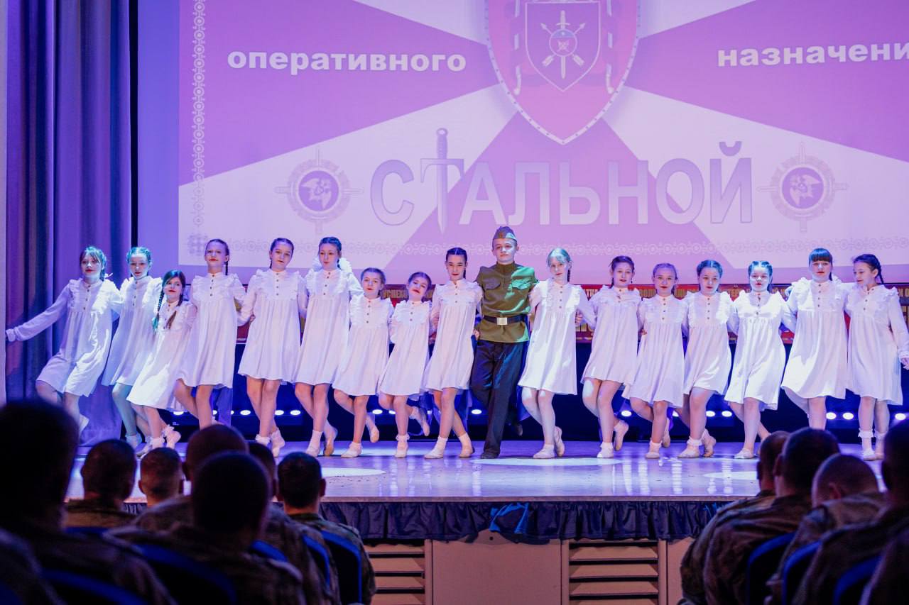 В МБУ «Клуб «Прогресс» г. о. Торез» прошло торжественное мероприятие «Доблесть и честь», посвящённое сразу двум важным датам: 10-летию Федеральной Службы Войск Национальной Гвардии Российской Федерации и 215-летию со дня... В МБУ «Клуб «Прогресс» г. о. Торез» прошло торжественное мероприятие «Доблесть и честь», посвящённое сразу двум важным датам: 10-летию Федеральной Службы Войск Национальной Гвардии Российской Федерации и 215-летию со дня...
