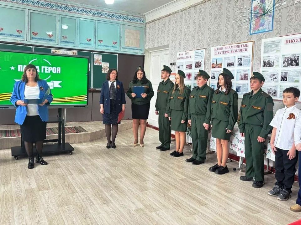 В Шахтерском округе открыли еще одну Парту Героя В Шахтерском округе открыли еще одну Парту Героя