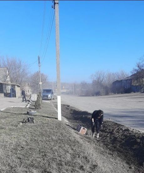 Сегодня 27 марта в рамках проведения двухмесячника по благоустройству и наведению санитарного порядка на территории городского округа Дебальцево в пгт.Луганское прошел еженедельный субботник Сегодня 27 марта в рамках проведения двухмесячника по благоустройству и наведению санитарного порядка на территории городского округа Дебальцево в пгт.Луганское прошел еженедельный субботник