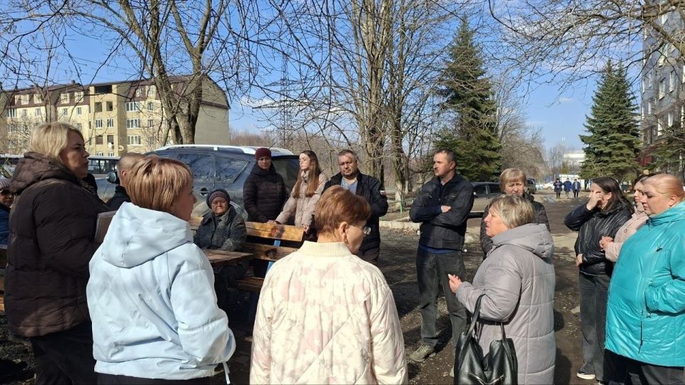 Максим Королюк обсудил проблемы и инициативы с трудовым коллективом и жителями Макеевки Максим Королюк обсудил проблемы и инициативы с трудовым коллективом и жителями Макеевки