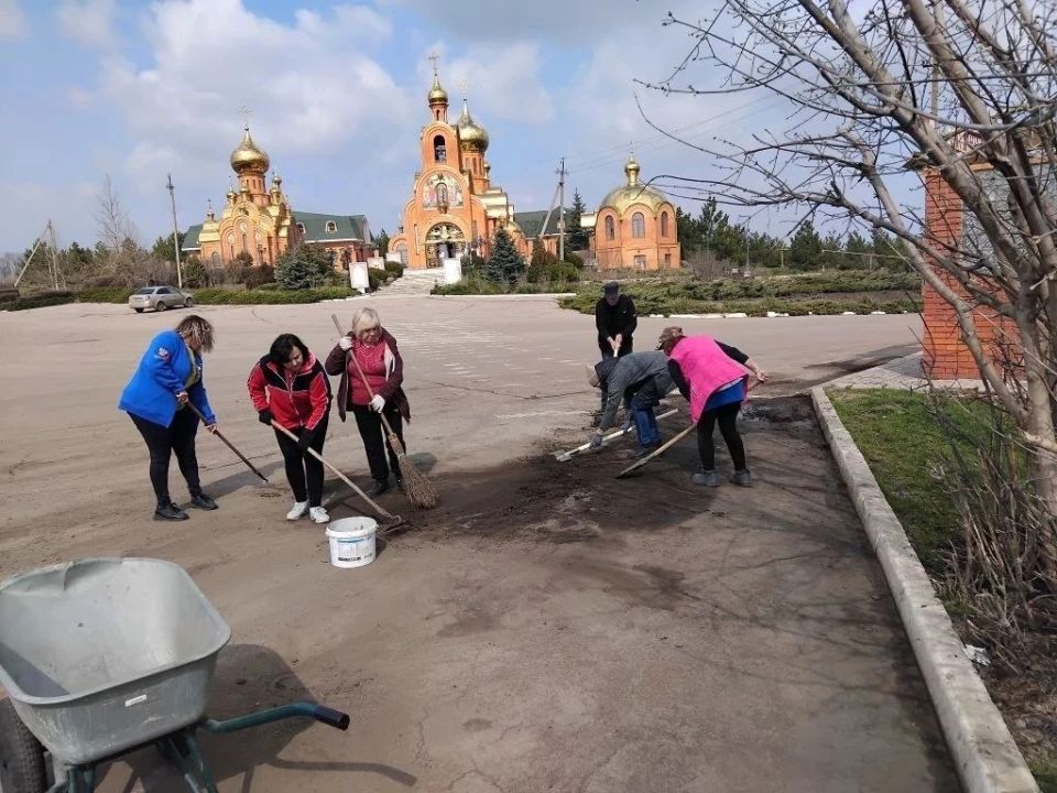 Сергей Юзвинкевич: В рамках поручения Главы Донецкой Народной Республики Дениса Владимировича Пушилина жители Володарского муниципального округа приняли участие в Республиканской акции «Зелёный Донбасс» Сергей Юзвинкевич: В рамках поручения Главы Донецкой Народной Республики Дениса Владимировича Пушилина жители Володарского муниципального округа приняли участие в Республиканской акции «Зелёный Донбасс»
