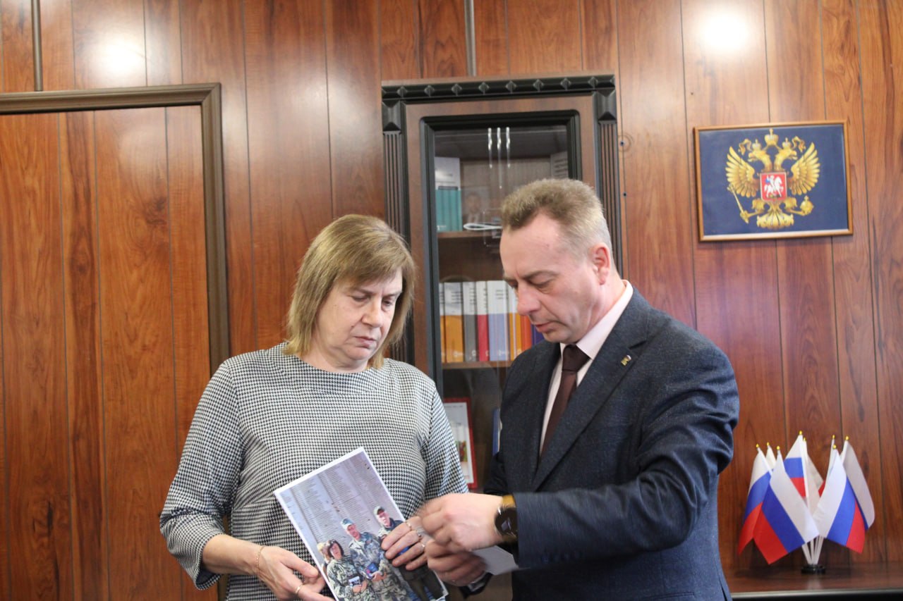 Александр Петрикин: В администрации округа состоялась официальная передача личных вещей и фотографий военнослужащих в архивный сектор администрации