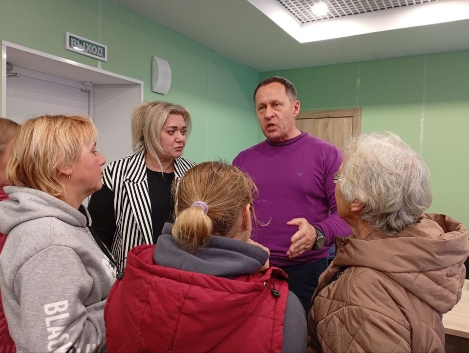 Александр Пеняев: Много трудностей возникает у жителей Авдеевки из-за нехватки рейсовых автобусов, соединяющих город с Ясиноватой и другими населенными пунктами Александр Пеняев: Много трудностей возникает у жителей Авдеевки из-за нехватки рейсовых автобусов, соединяющих город с Ясиноватой и другими населенными пунктами