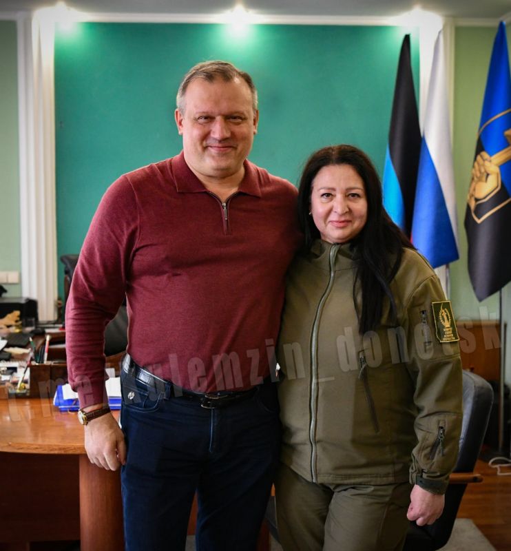 Алексей Кулемзин: Сегодня встретился с руководителем автономной некоммерческой организации "Комитет семей воинов Отечества в ДНР" Анжеликой Байрачной Алексей Кулемзин: Сегодня встретился с руководителем автономной некоммерческой организации "Комитет семей воинов Отечества в ДНР" Анжеликой Байрачной