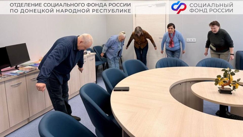Гимнастика и знания: секрет долголетия в Мариуполе Гимнастика и знания: секрет долголетия в Мариуполе