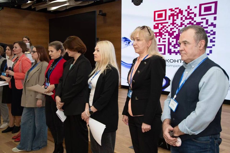 Участники кадрового конкурса «Донбасс. СВОи Герои» примерили на себя роль депутатов Участники кадрового конкурса «Донбасс. СВОи Герои» примерили на себя роль депутатов