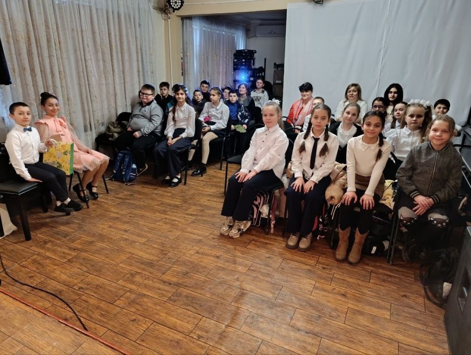В Ждановской детской школе искусств состоялся концерт, посвященный семейным ценностям В Ждановской детской школе искусств состоялся концерт, посвященный семейным ценностям