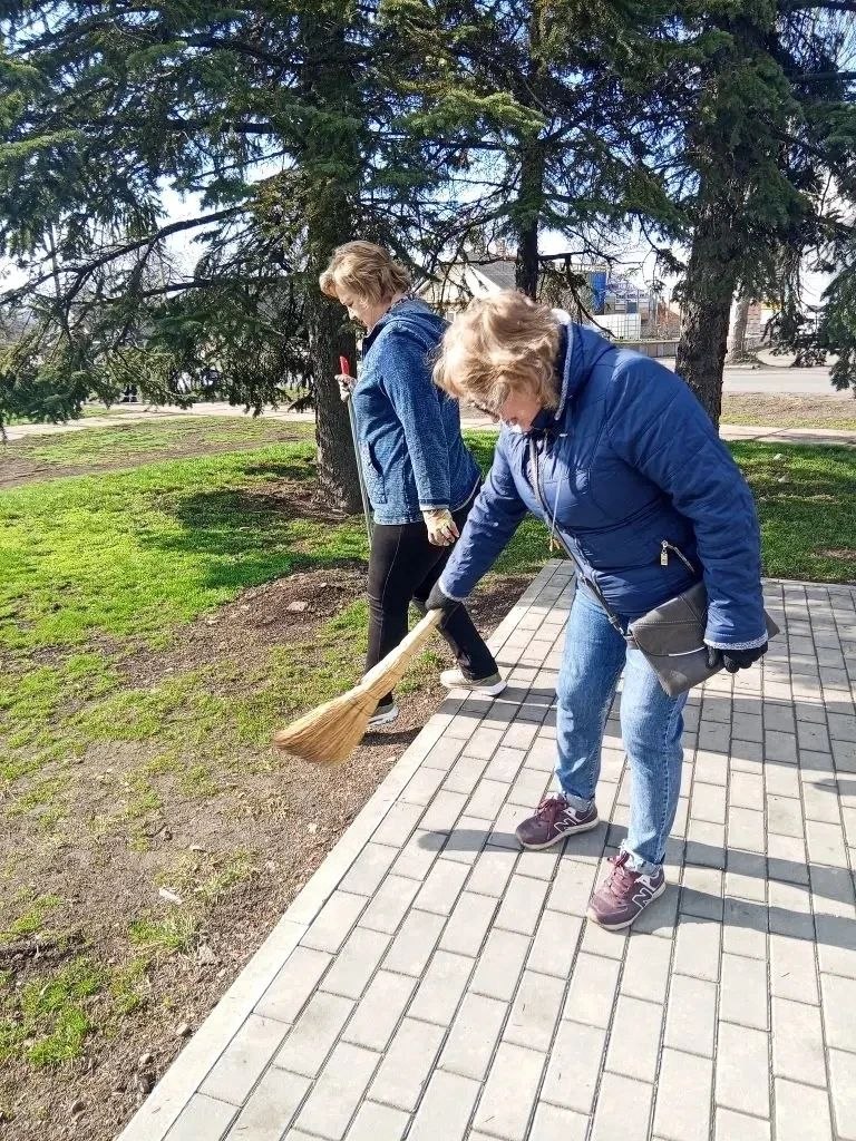 В Торезе состоялся общегородской субботник