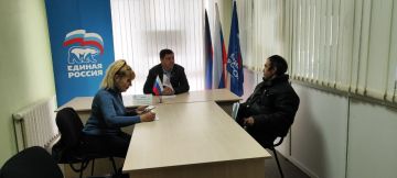Депутат Народного Совета ДНР Сергей Ярош провел прием в общественной приемной Амвросиевского местного отделения Всероссийской политической партии «Единая Россия»