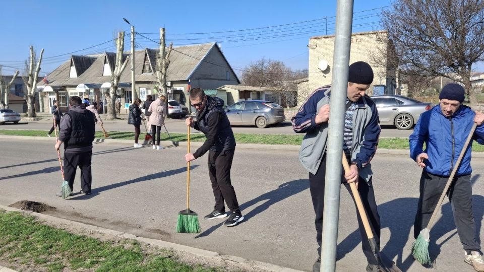 Коллектив Тельмановского муниципального совета совместно с депутатами Тельмановского муниципального совета приняли участие во втором весеннем субботнике Коллектив Тельмановского муниципального совета совместно с депутатами Тельмановского муниципального совета приняли участие во втором весеннем субботнике