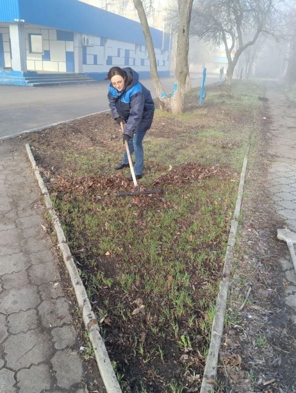 К субботнику присоединились предприятия и учреждения Кировского внутригородского района города Донецк! К субботнику присоединились предприятия и учреждения Кировского внутригородского района города Донецк!