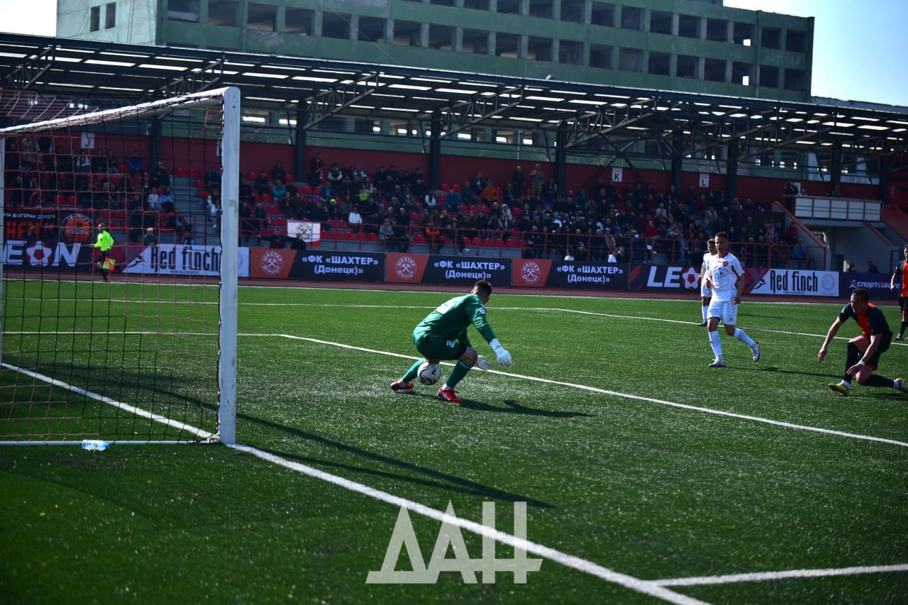 Поражение – не приговор! Впереди у «Шахтера» еще много возможностей проявить себя и порадовать болельщиков красивыми моментами и победами Поражение – не приговор! Впереди у «Шахтера» еще много возможностей проявить себя и порадовать болельщиков красивыми моментами и победами