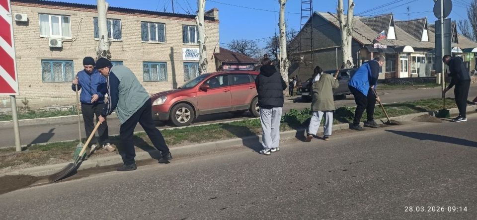 Коллектив Тельмановского муниципального совета совместно с депутатами Тельмановского муниципального совета приняли участие во втором весеннем субботнике Коллектив Тельмановского муниципального совета совместно с депутатами Тельмановского муниципального совета приняли участие во втором весеннем субботнике