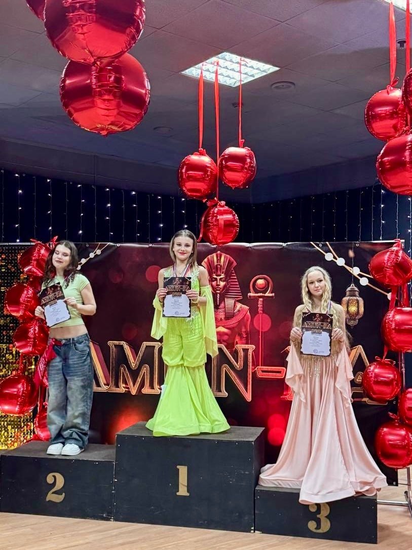 Активистки Совета женщин Шахтёрска и Женского движения партии «Единая Россия», участницы школы восточного танца «Зарифи+», с триумфом выступили на Межрегиональном рейтинговом чемпионате «АМУН-РА» в Москве Активистки Совета женщин Шахтёрска и Женского движения партии «Единая Россия», участницы школы восточного танца «Зарифи+», с триумфом выступили на Межрегиональном рейтинговом чемпионате «АМУН-РА» в Москве