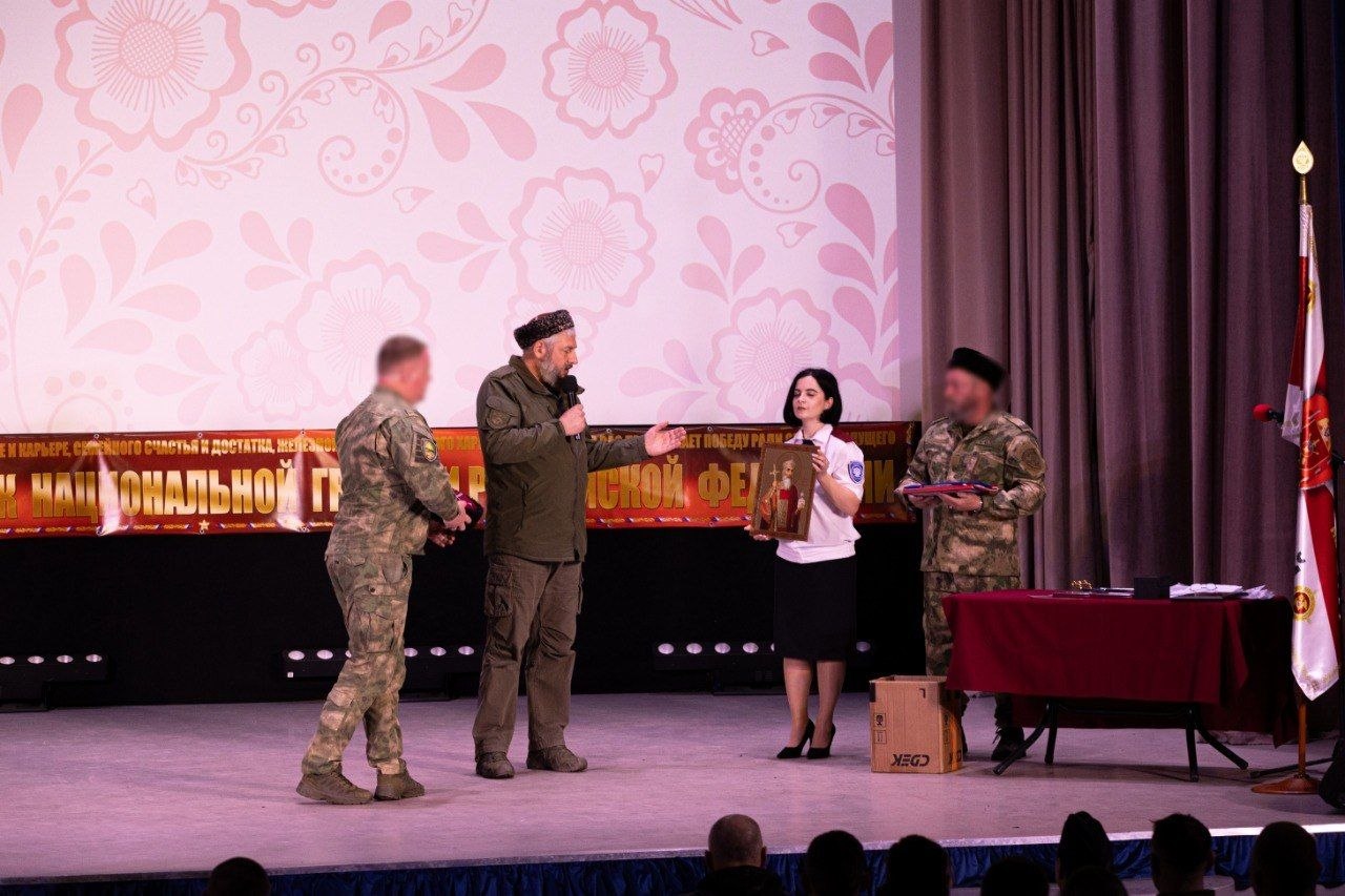 28 марта в МБУ «Клуб «Прогресс» г.о. Торез» прошло торжественное мероприятие, посвященное 10-летию основания войск Росгвардии, на котором чествовали казачий батальон «Таврида» 28 марта в МБУ «Клуб «Прогресс» г.о. Торез» прошло торжественное мероприятие, посвященное 10-летию основания войск Росгвардии, на котором чествовали казачий батальон «Таврида»