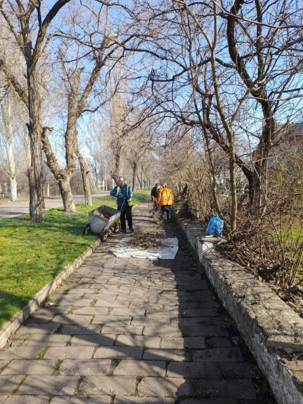 Сегодня, 28 марта, в рамкам проекта Единой России «Городская среда», Моспинское территориальное управление администрации городского округа Донецк, вместе с предприятиями, учреждениями и организациями, вооружившись граблями и... Сегодня, 28 марта, в рамкам проекта Единой России «Городская среда», Моспинское территориальное управление администрации городского округа Донецк, вместе с предприятиями, учреждениями и организациями, вооружившись граблями и...