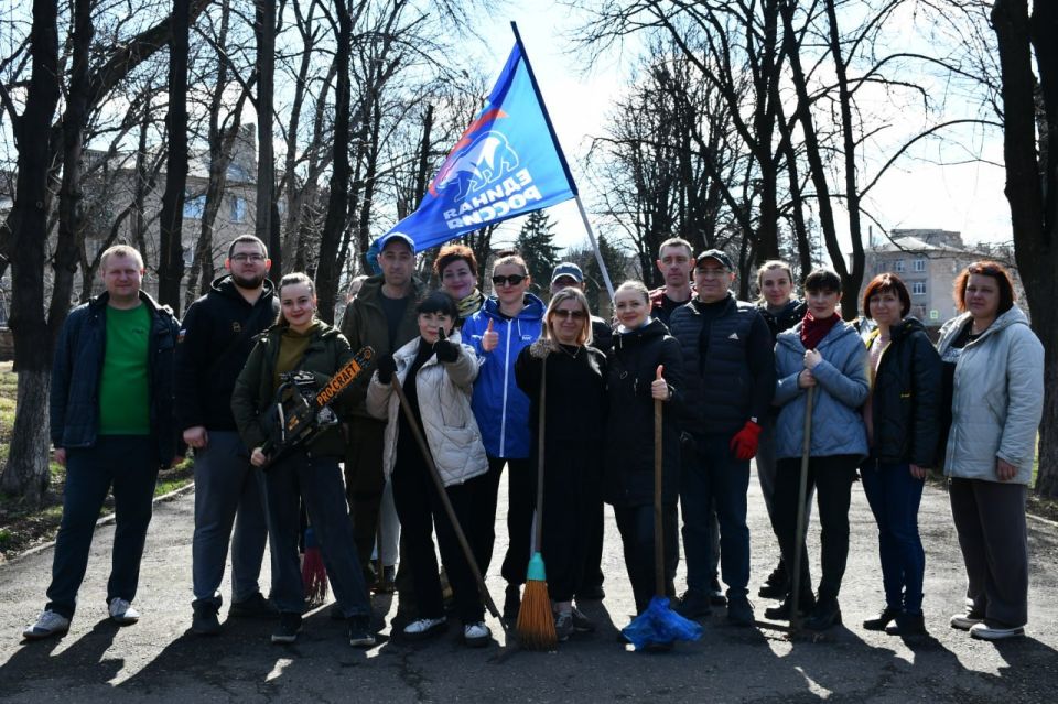 ОБЩЕГОРОДСКОЙ СУББОТНИК В ДЕБАЛЬЦЕВО ОБЩЕГОРОДСКОЙ СУББОТНИК В ДЕБАЛЬЦЕВО