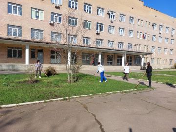 К субботнику присоединились предприятия и учреждения Кировского внутригородского района города Донецк!