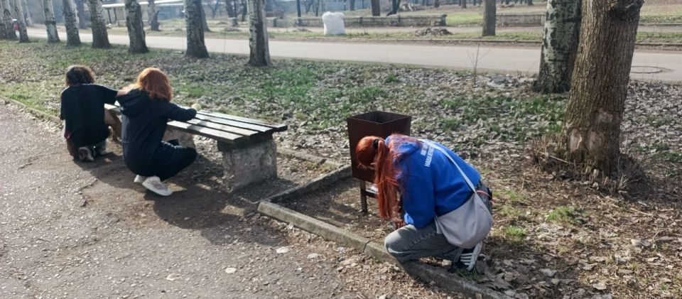 В рамках проекта "Донбасс Наш Дом", реализуемого Единой Россией, в Кировском районе города Донецк продолжают проходить субботники В рамках проекта "Донбасс Наш Дом", реализуемого Единой Россией, в Кировском районе города Донецк продолжают проходить субботники