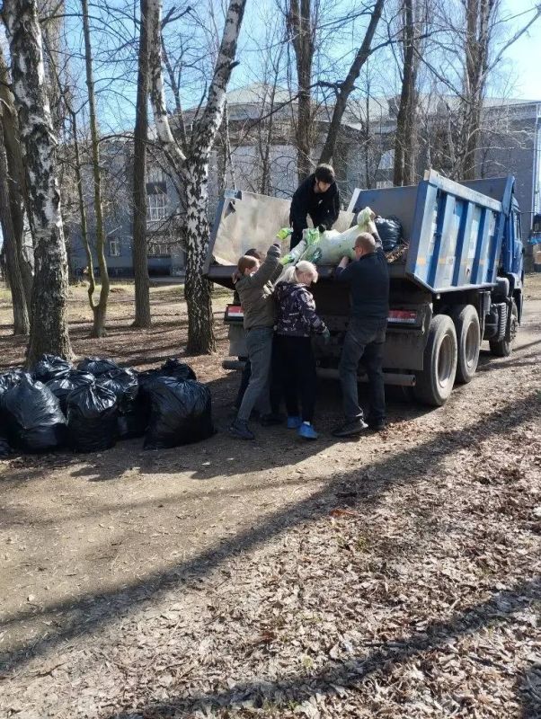 Сегодня в округе прошли масштабные субботники Сегодня в округе прошли масштабные субботники