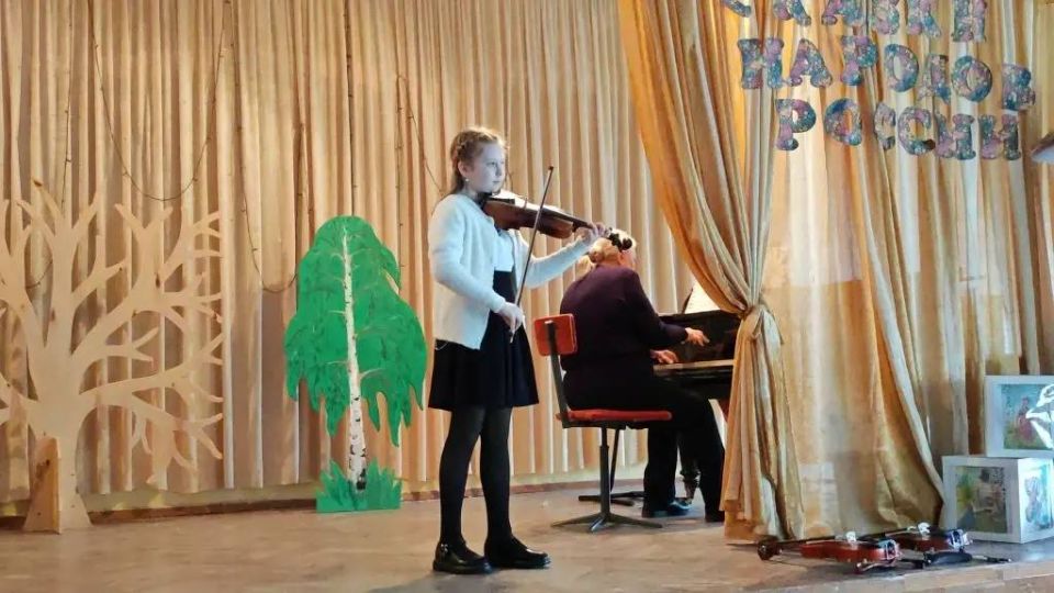 27 марта в МБУДО "Зугресская детская школа искусств" прошел конкурс скрипачей "Волшебный смычок" 27 марта в МБУДО "Зугресская детская школа искусств" прошел конкурс скрипачей "Волшебный смычок"
