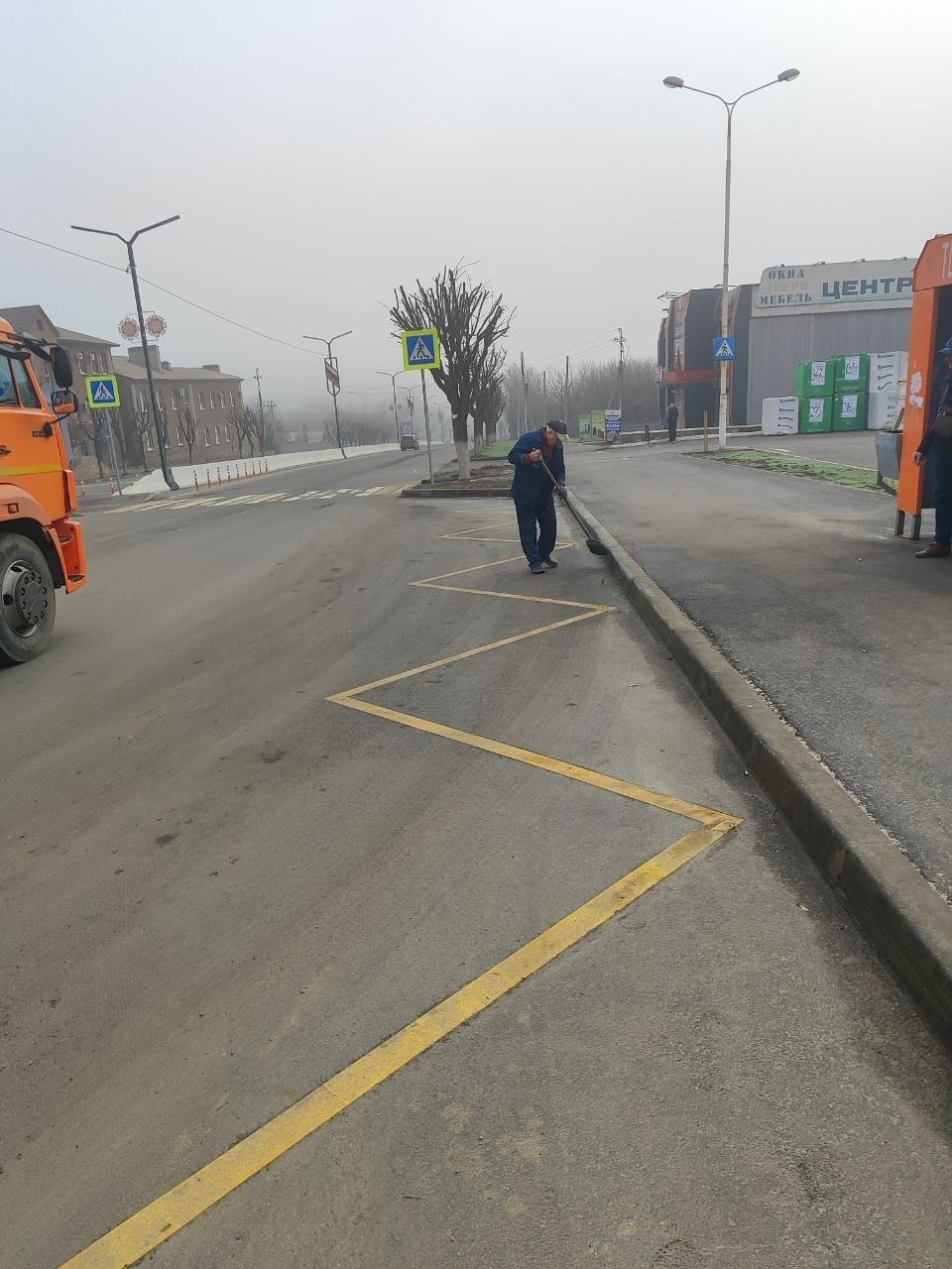 Игорь Мартынов: Предприниматели городского округа Енакиево приняли участие в общегородском субботнике Игорь Мартынов: Предприниматели городского округа Енакиево приняли участие в общегородском субботнике