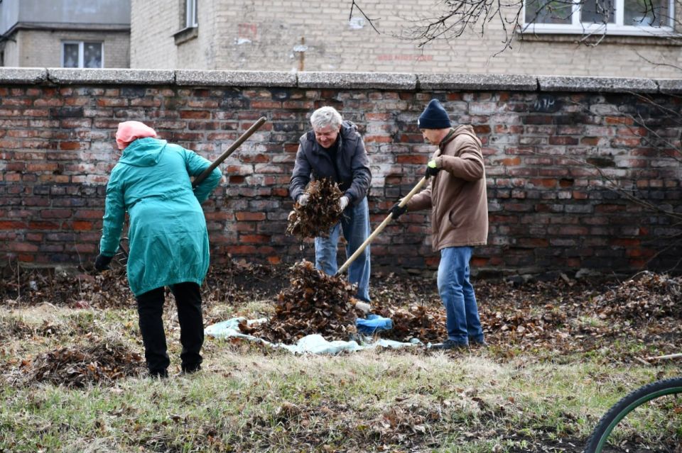 ОБЩЕГОРОДСКОЙ СУББОТНИК В ДЕБАЛЬЦЕВО ОБЩЕГОРОДСКОЙ СУББОТНИК В ДЕБАЛЬЦЕВО
