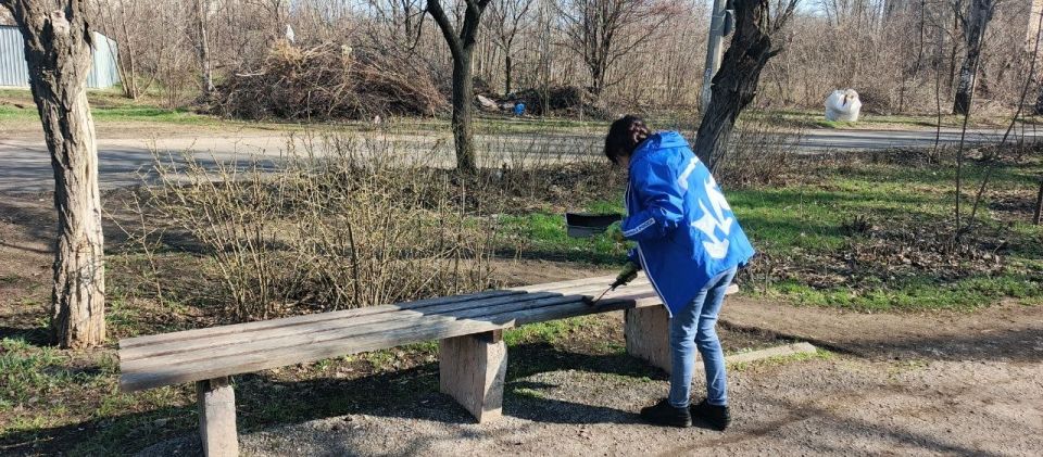 В рамках проекта "Донбасс Наш Дом", реализуемого Единой Россией, в Кировском районе города Донецк продолжают проходить субботники В рамках проекта "Донбасс Наш Дом", реализуемого Единой Россией, в Кировском районе города Донецк продолжают проходить субботники