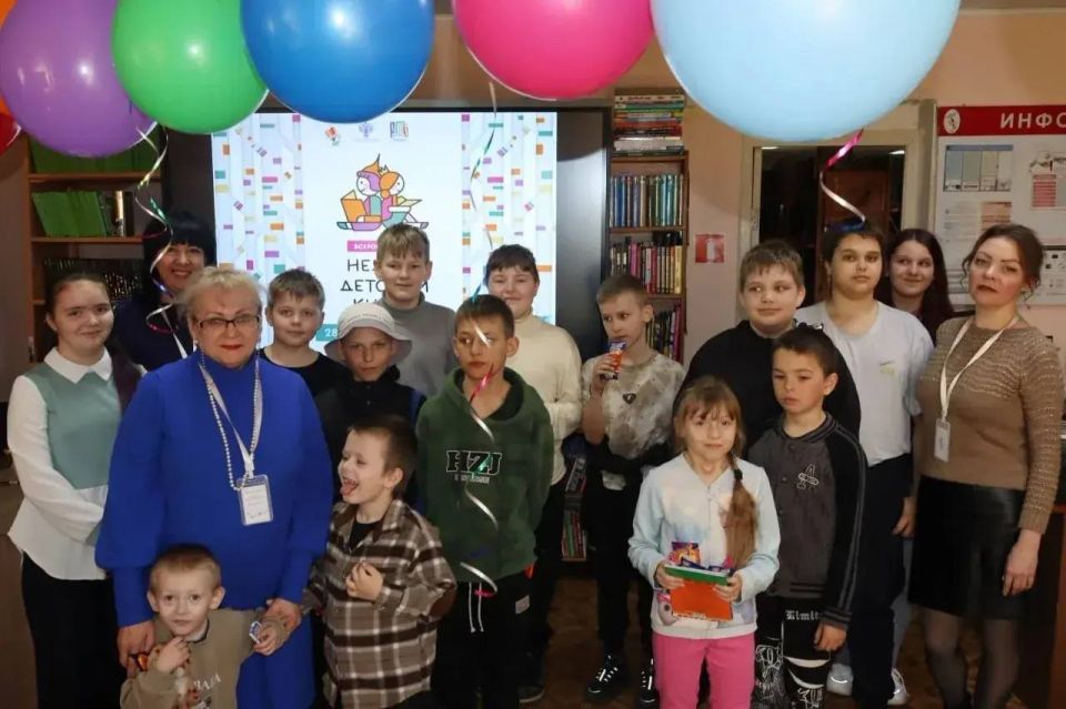 28 марта в центральной городской библиотеке состоялось открытие Недели детской и юношеской книги — ежегодной всероссийской акции, приуроченной в 2026 году к Году единства народов России 28 марта в центральной городской библиотеке состоялось открытие Недели детской и юношеской книги — ежегодной всероссийской акции, приуроченной в 2026 году к Году единства народов России