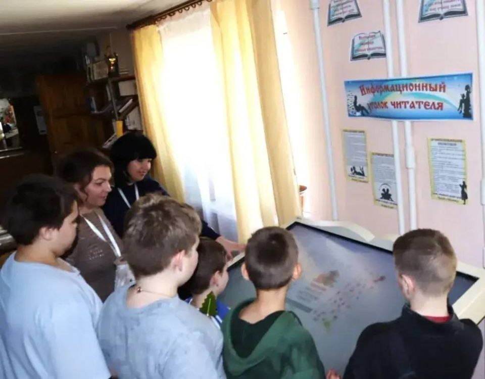 28 марта в центральной городской библиотеке состоялось открытие Недели детской и юношеской книги — ежегодной всероссийской акции, приуроченной в 2026 году к Году единства народов России 28 марта в центральной городской библиотеке состоялось открытие Недели детской и юношеской книги — ежегодной всероссийской акции, приуроченной в 2026 году к Году единства народов России