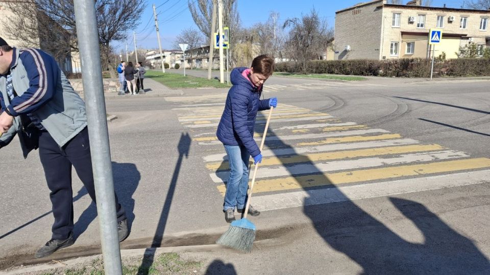 Коллектив Тельмановского муниципального совета совместно с депутатами Тельмановского муниципального совета приняли участие во втором весеннем субботнике Коллектив Тельмановского муниципального совета совместно с депутатами Тельмановского муниципального совета приняли участие во втором весеннем субботнике