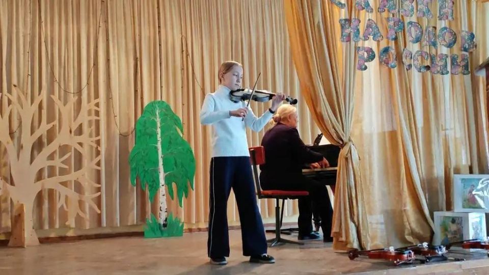 27 марта в МБУДО "Зугресская детская школа искусств" прошел конкурс скрипачей "Волшебный смычок" 27 марта в МБУДО "Зугресская детская школа искусств" прошел конкурс скрипачей "Волшебный смычок"
