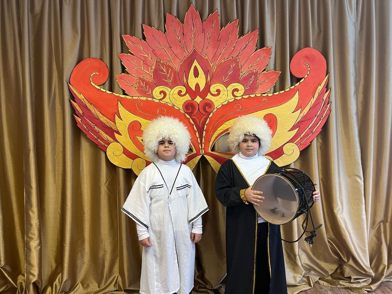 Единство в творчестве. 27 марта 2026 года в рамках фестиваля школьных театров «Театральная мозаика», посвящённого Году единства народа в России, в ГБОУ " Школа# 3 г.о. Дебальцево " состоялся праздник, приуроченный ко... Единство в творчестве. 27 марта 2026 года в рамках фестиваля школьных театров «Театральная мозаика», посвящённого Году единства народа в России, в ГБОУ " Школа# 3 г.о. Дебальцево " состоялся праздник, приуроченный ко...