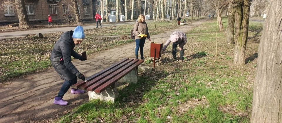 В рамках проекта "Донбасс Наш Дом", реализуемого Единой Россией, в Кировском районе города Донецк продолжают проходить субботники В рамках проекта "Донбасс Наш Дом", реализуемого Единой Россией, в Кировском районе города Донецк продолжают проходить субботники