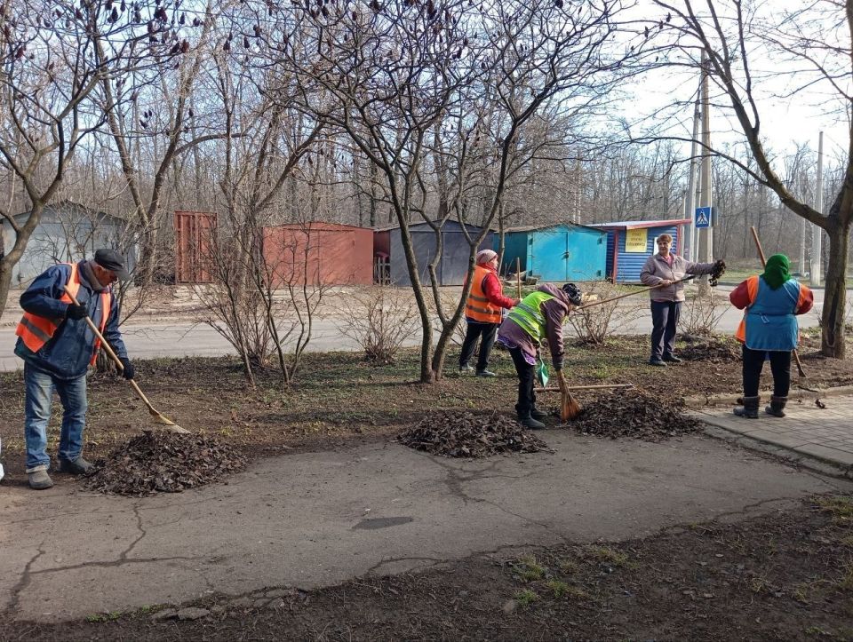 К субботнику присоединились предприятия и учреждения Кировского внутригородского района города Донецк! К субботнику присоединились предприятия и учреждения Кировского внутригородского района города Донецк!