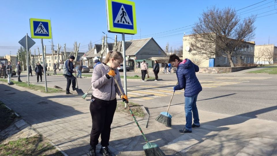 Коллектив Тельмановского муниципального совета совместно с депутатами Тельмановского муниципального совета приняли участие во втором весеннем субботнике Коллектив Тельмановского муниципального совета совместно с депутатами Тельмановского муниципального совета приняли участие во втором весеннем субботнике