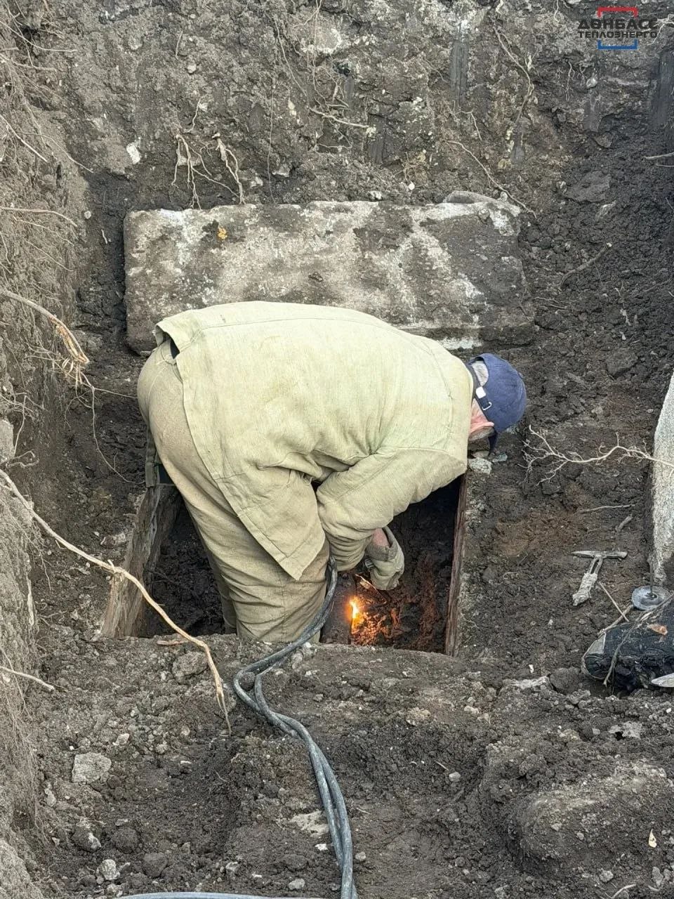 АВАРИЙНО-ВОССТАНОВИТЕЛЬНЫЕ РАБОТЫ НА ТЕПЛОТРАССЕ КОТЕЛЬНОЙ «70 КВАРТАЛ» В ФИЛИАЛЕ «ЕНАКИЕВОТЕПЛОСЕТЬ» АВАРИЙНО-ВОССТАНОВИТЕЛЬНЫЕ РАБОТЫ НА ТЕПЛОТРАССЕ КОТЕЛЬНОЙ «70 КВАРТАЛ» В ФИЛИАЛЕ «ЕНАКИЕВОТЕПЛОСЕТЬ»