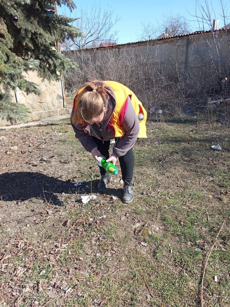 Сотрудники производственного участка №6 ЖРУ (пгт Мироновский) Енакиевского филиала по управлению МКД провели плановые работы по санитарному содержанию жилого фонда Сотрудники производственного участка №6 ЖРУ (пгт Мироновский) Енакиевского филиала по управлению МКД провели плановые работы по санитарному содержанию жилого фонда