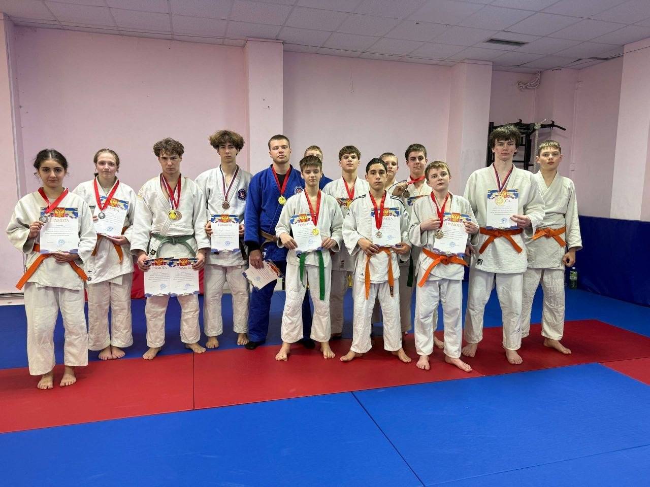 29 марта в г.Донецке прошло открытое Первенство г.Донецка по дзюдо среди юношей и девушек 2010-2012 гг.р.и Чемпионат среди мужчин и женщин