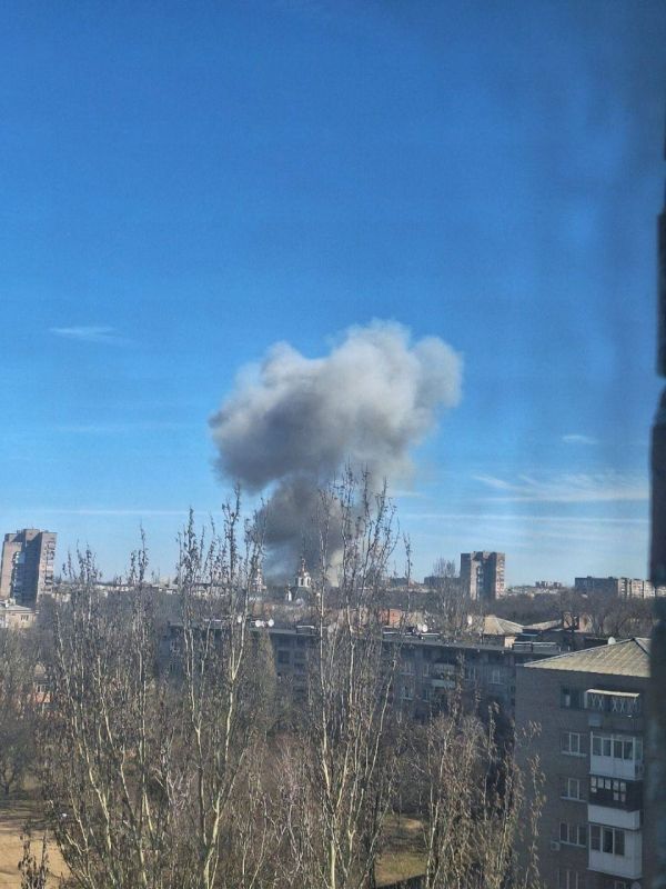 Удар нанесён по вражескому логову в оккупированном ВСУ Краматорске (ДНР) Местные жители делятся фото с места взрыва Удар нанесён по вражескому логову в оккупированном ВСУ Краматорске (ДНР) Местные жители делятся фото с места взрыва