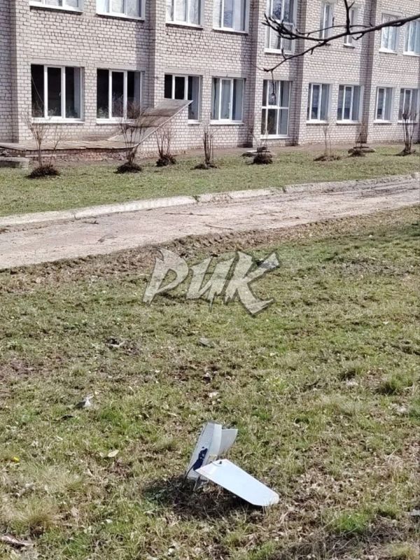 Иван Приходько: В результате атаки БПЛА ВФУ в Горловке повреждена школа Иван Приходько: В результате атаки БПЛА ВФУ в Горловке повреждена школа