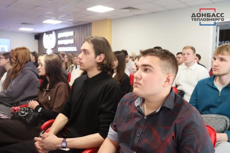 «ТВОЯ ТРАЕКТОРИЯ: СТРОИМ БУДУЩЕЕ ДОНБАССА»: ГУП ДНР «ДОНБАССТЕПЛОЭНЕРГО» ПРИНЯЛО УЧАСТИЕ В ЯРМАРКЕ ВАКАНСИЙ ДЛЯ МОЛОДЕЖИ «ТВОЯ ТРАЕКТОРИЯ: СТРОИМ БУДУЩЕЕ ДОНБАССА»: ГУП ДНР «ДОНБАССТЕПЛОЭНЕРГО» ПРИНЯЛО УЧАСТИЕ В ЯРМАРКЕ ВАКАНСИЙ ДЛЯ МОЛОДЕЖИ