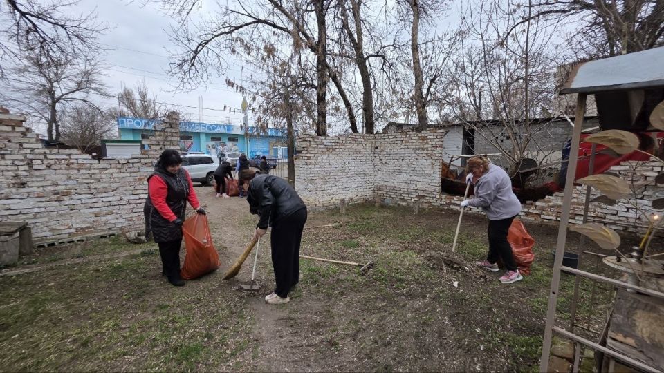 НАКАНУНЕ ПРАВОСЛАВНОГО ПРАЗДНИКА ПАСХИ В СЕЛЕ ЮРЬЕВКА СОСТОЯЛСЯ СУББОТНИК ПО УБОРКЕ ПРИЛЕГАЮЩЕЙ ТЕРРИТОРИИ ХРАМА СВЯТОГО ГЕОРГИЯ НАКАНУНЕ ПРАВОСЛАВНОГО ПРАЗДНИКА ПАСХИ В СЕЛЕ ЮРЬЕВКА СОСТОЯЛСЯ СУББОТНИК ПО УБОРКЕ ПРИЛЕГАЮЩЕЙ ТЕРРИТОРИИ ХРАМА СВЯТОГО ГЕОРГИЯ