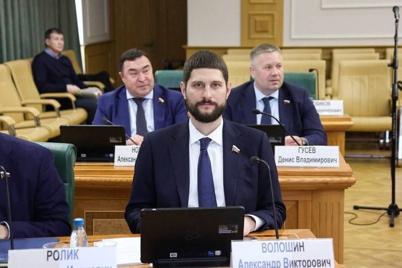 Александр Волошин: #работа_в_СФ. Сегодня в Совете Федерации прошло очередное заседание Комитета по федеративному устройству, региональной политике, местному самоуправлению и делам Севера под председательством Андрея... Александр Волошин: #работа_в_СФ. Сегодня в Совете Федерации прошло очередное заседание Комитета по федеративному устройству, региональной политике, местному самоуправлению и делам Севера под председательством Андрея...
