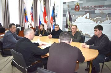 Оружие, лицензии и ЧОПы: начальник ГУ Росгвардии разъяснил законы жителям ДНР