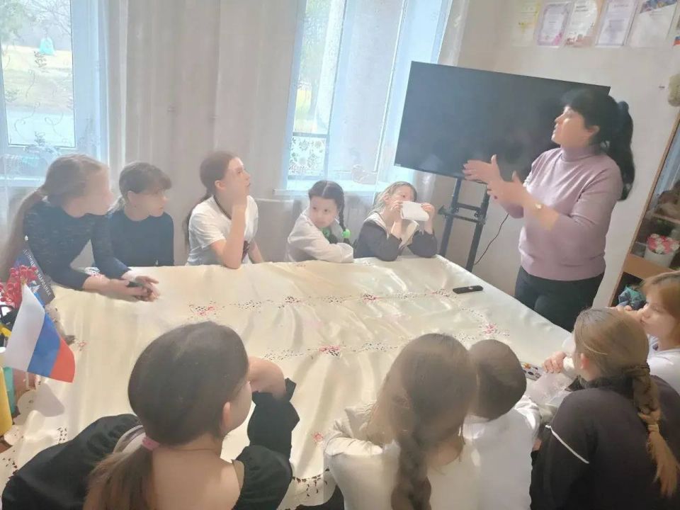 Сегодня, с участниками детских студий МБУ "Городской дом культуры" пгт Сегодня, с участниками детских студий МБУ "Городской дом культуры" пгт