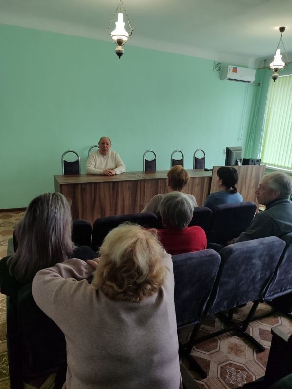 В Дебальцево состоялся Политсовет местного отделения Партии «Единая Россия» В Дебальцево состоялся Политсовет местного отделения Партии «Единая Россия»